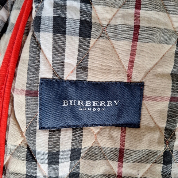 BURBERRY red quilted jacket - Picture 9 of 10